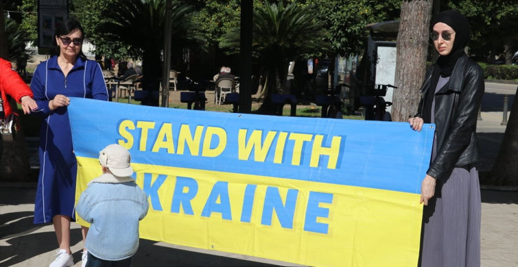 Adana'da Ukraynalılar Rusya Savaşının 4. Yıl Dönümünü Anıyor