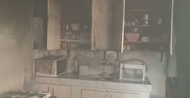 Adana'da Yangın: Anne ve Kızı Hastaneye Kaldırıldı