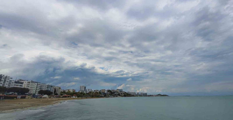 Adana'da Yaz Havası Etkisini Gösteriyor