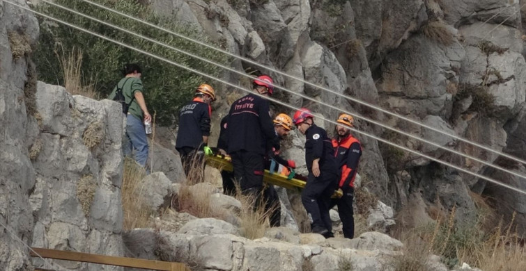 Adana'da Yılan Kalesi'nde Düşen Çocuk Hastaneye Kaldırıldı