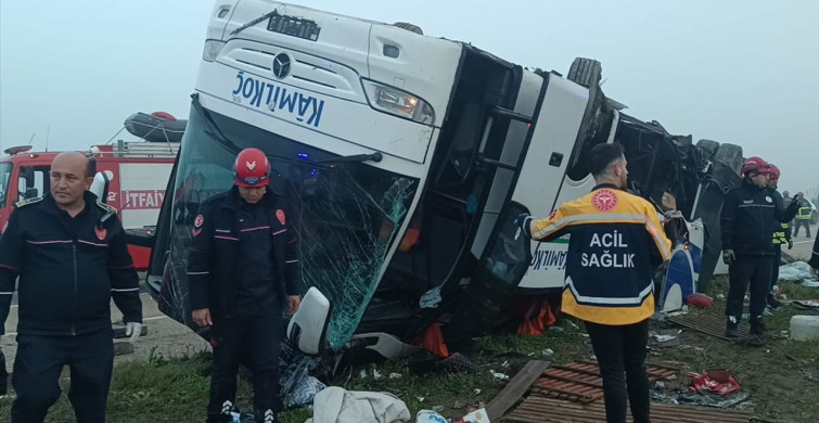 Adana'da Yolcu Otobüsü Devrildi: 2 Ölüm, 23 Yaralı