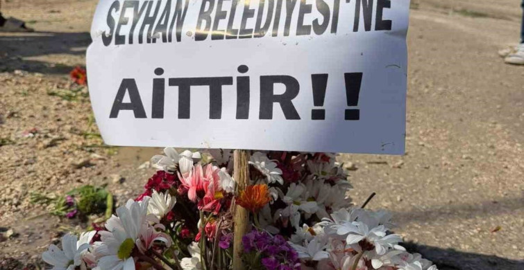 Adana'daki Yollar İçin Çiçekli Tepki