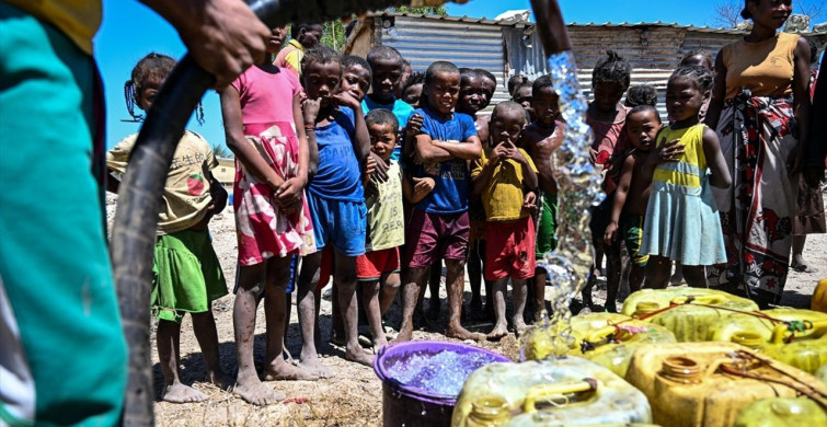 Adana'nın Yardım Eli Madagaskar'da 1652 Su Kuyusu Açtı