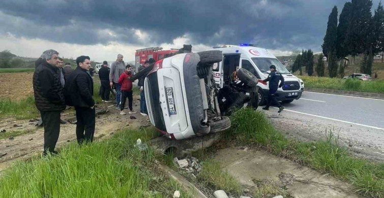 Adapazarı'nda Kontrolden Çıkan Araç Kanalda Devrildi