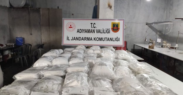 Adıyaman'da 8 Bin 600 Adet Maske Ele Geçirildi