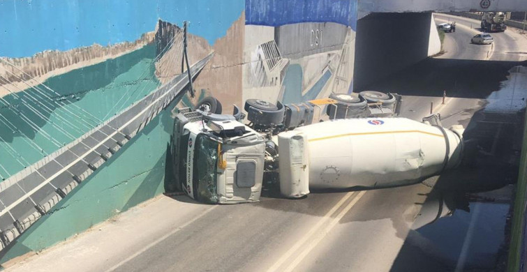 Adıyaman'da Beton Mikseri Devrildi