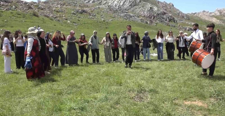 Adıyaman'da İlk Ters Lale Festivali Renkli Görüntülerle Gerçekleşti