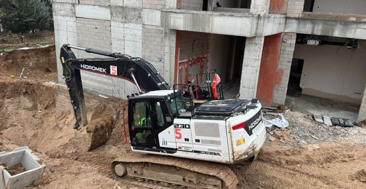 Adıyaman'da İş Makinasıyla Sıkışan İşçi Hayatını Kaybetti