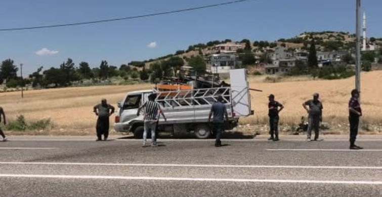 Adıyaman’da kamyonet ile motosiklet çarpıştı: 1’i ağır 2 yaralı