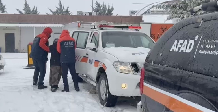 Adıyaman'da Kar Yağışı Nedeniyle Mahsur Kalan Hastalar Kurtarıldı