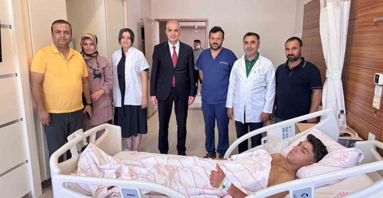 Adıyaman'da 'kunduracı göğsü'ne kapalı yöntemle başarılı müdahale