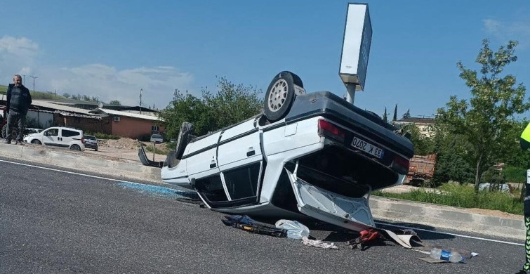 Adıyaman'da Takla Atan Otomobilde İki Yaralı