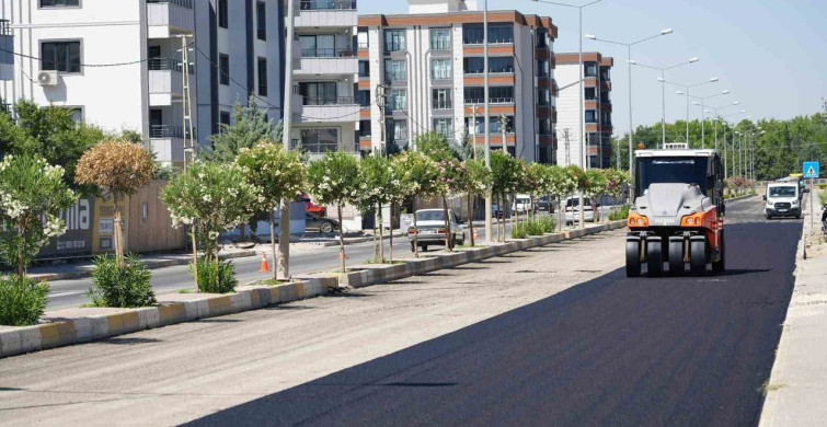 Adıyaman'da üçüncü çevre yolunda asfalt çalışmaları sürüyor