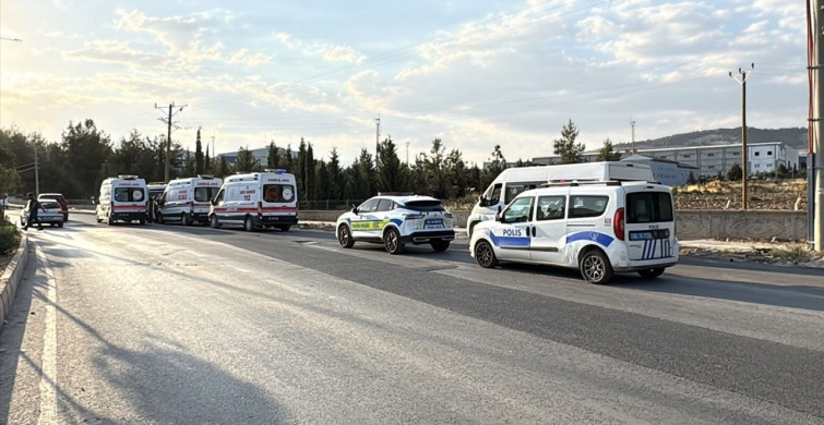 Adıyaman'da Yolcu Minibüsü Kaza Yaptı: 8 Yaralı