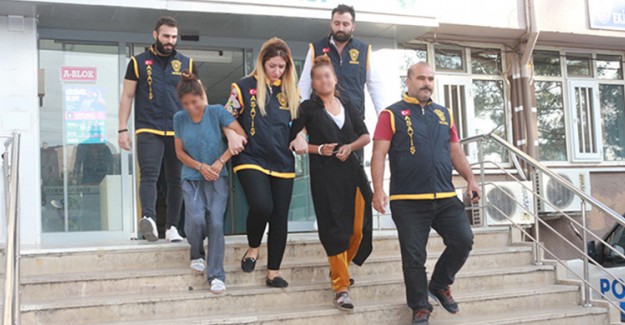 Adıyaman'daki 3 Pişkin Kadın Hem Hırsızlık Yapıyor Hem De Kahkaha Atıyor
