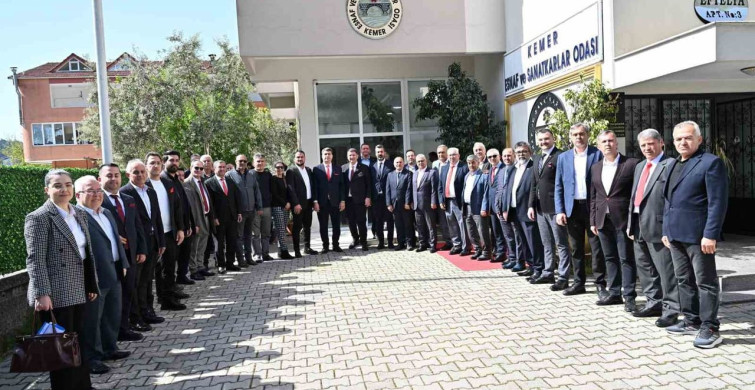 Adlıhan Dere'den Batı İlçelerine Seçim Ziyareti