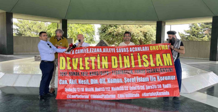 Adnan Menderes, ezanın aslına çevrilmesinin 76. yıl dönümünde kabri başında anıldı
