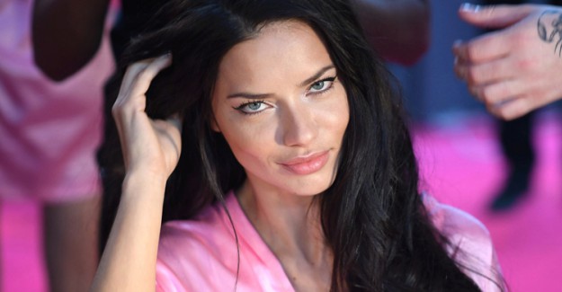 Adriana Lima'dan Metin Hara'lı Aşk Pozu!