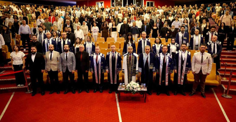 ADÜ İletişim Fakültesi Mezuniyet Töreni Coşkuyla Gerçekleşti