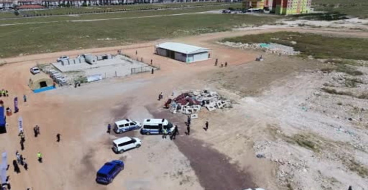 AFAD gönüllüsü Kaan Mehrekula, tatbikatta görev aldı