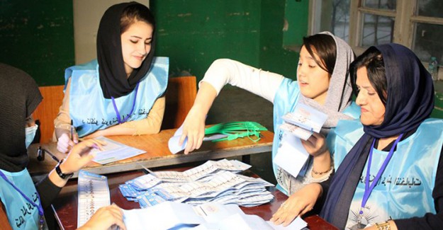 Afganistan'da Güvenlik Tehlikesine Karşın Oylar Atıldı