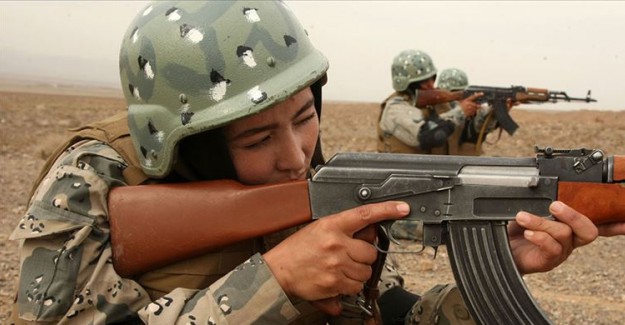 Afganistan'da Kadın Polislere Silahlı Saldırı: 2 Ölü