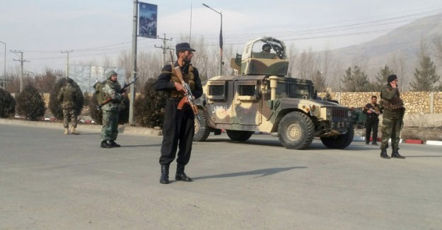 Afganistan'da Karakola Bombalı Saldırı Düzenlendi: 10 Asker Yaşamını Yitirdi