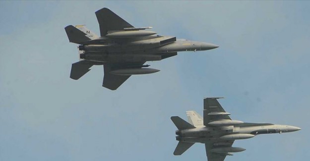 Afganistan'da NATO Uçakları 'Yanlışlıkla' Sivilleri Hedef Aldı