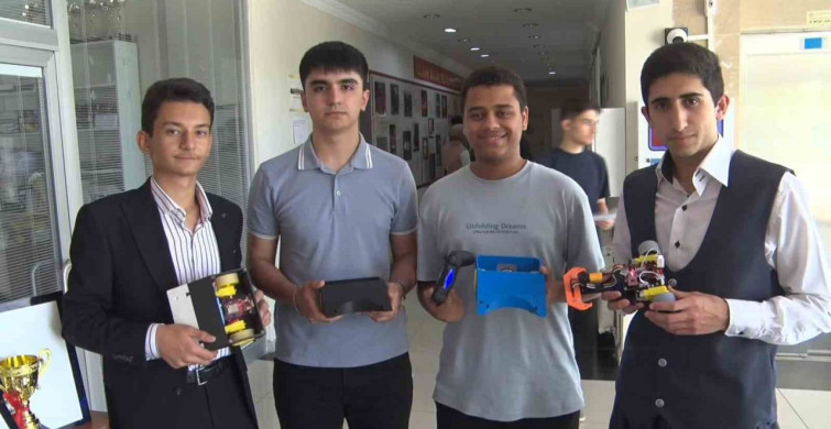 Afrikalı ve Türk öğrenciler, robotlarıyla Türkiye şampiyonu oldu