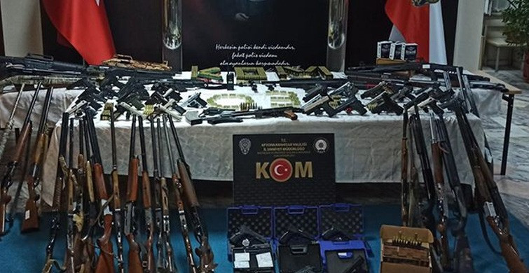 Afyonkarahisar Merkezli Operasyonda 49 Kişi Gözaltına Alındı