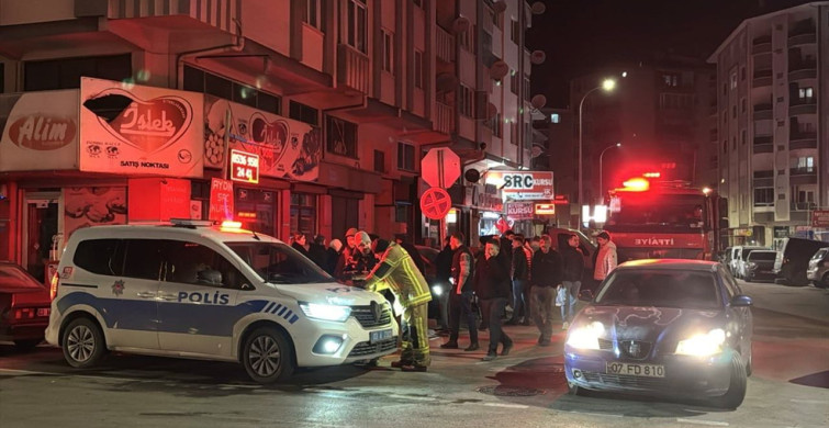 Afyonkarahisar'da Apartman Yangını: 5 Kişi Dumandan Etkilendi