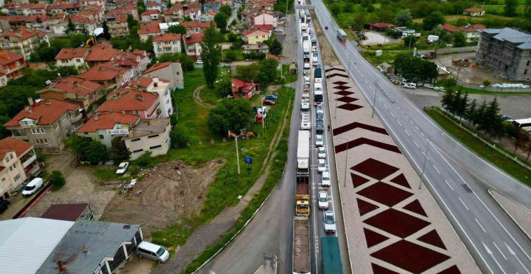 Afyonkarahisar'da Bayram Trafiği Yoğunluğu