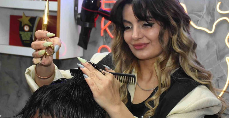 Afyonkarahisar'da Kadın İşletmeci Erkek Berberliği Yapıyor