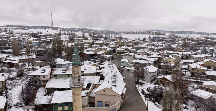 Afyonkarahisar'da Kar Yağışı Etkisini Sürdürüyor