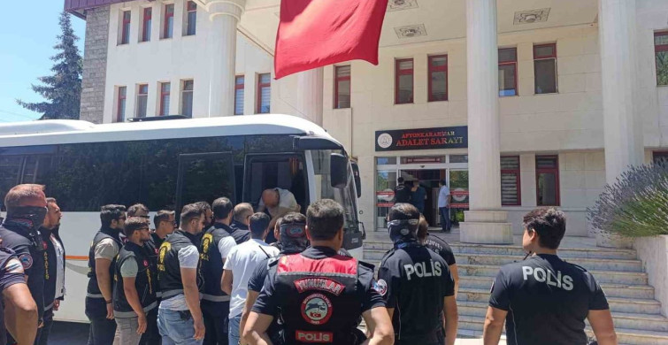 Afyonkarahisar'da minibüs durağı başkanının cinayeti: 18 kişi adliyeye sevk edildi