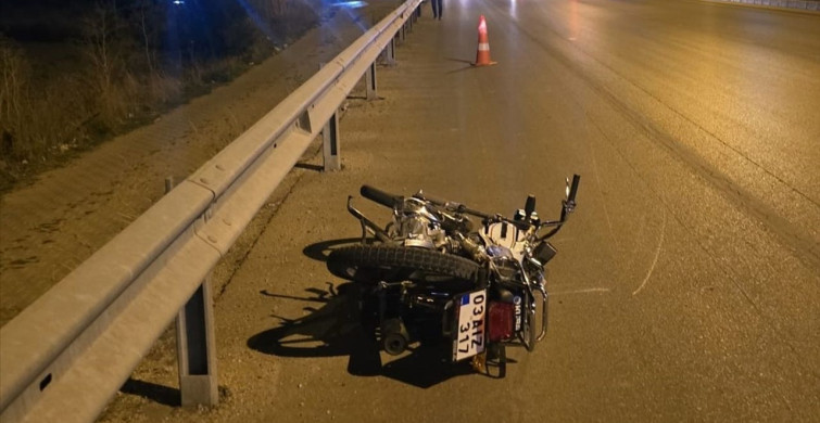 Afyonkarahisar'da Otomobil ile Motosiklet Çarpıştı: 1 Çocuk Hayatını Kaybetti