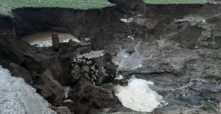 Afyonkarahisar'da Sağanak Sonrası Dere Yataklarında Çökme Olayı