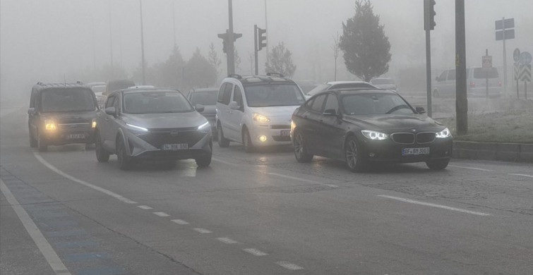 Afyonkarahisar'da Sis Etkisini Artırdı