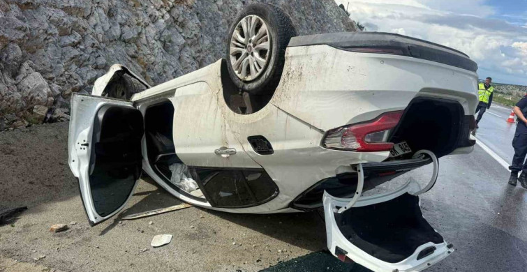 Afyonkarahisar'da Takla Atan Araçta 4 Yaralı
