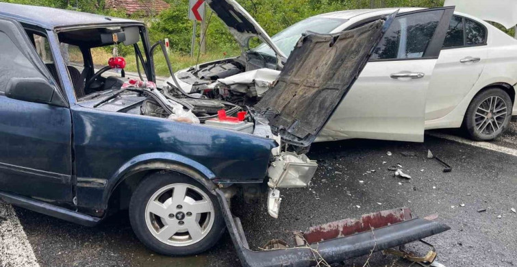 Afyonkarahisar'da Trafik Kazası: 4 Yaralı