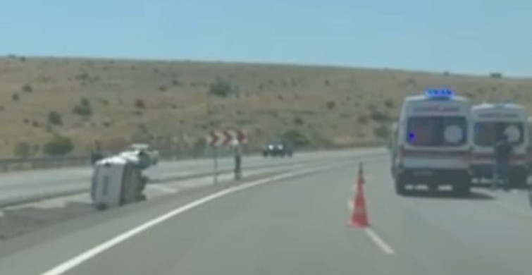 Afyonkarahisar'da trafik kazasında 3 kişi yaralandı