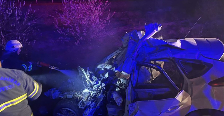 Afyonkarahisar'da Trajik Kaza: Beton Mikseri ile Otomobil Çarpıştı