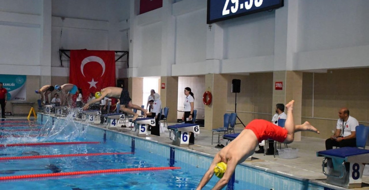 Afyonkarahisar'da Yüzme Heyecanı: Türk Devletleri Yüzme Müsabakaları