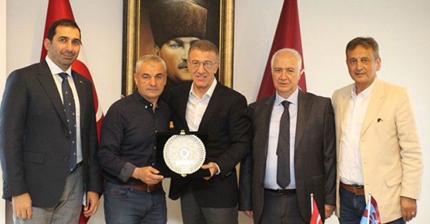 Ağaoğlu’ndan Çalımbay’a Teşekkür Plaketi