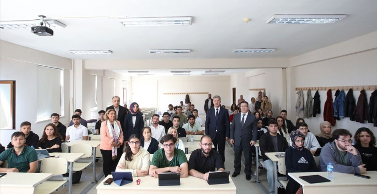 Ağrı İbrahim Çeçen Üniversitesi'nde Filistin Temalı İlk Ders Verildi