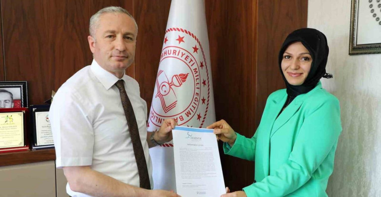 Ağrı milli eğitim müdürü kökrek, scientix elçisi özmüş’ü tebrik etti