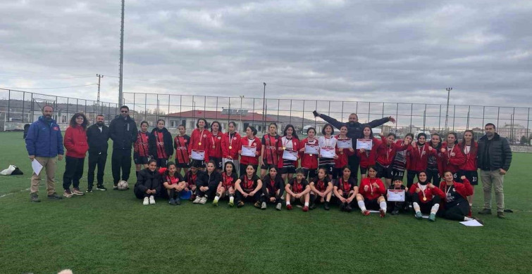 Ağrı Spor Lisesi Kız Futbol Takımı Türkiye Finallerine Yükseldi