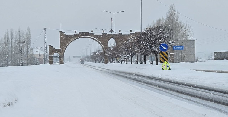 Ağrı ve Kars'ta Kar Yağışı Hayatı Olumsuz Etkiliyor