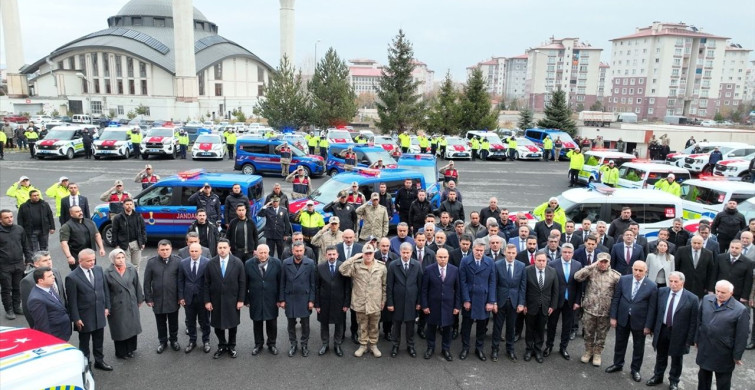 Ağrı'da Emniyet ve Jandarma Teşkilatına 85 Araç Kazandırıldı