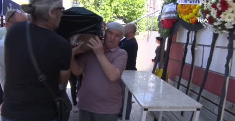 Ağrı'da Hayatını Kaybeden Öğretmen İzmir'de Defnedildi